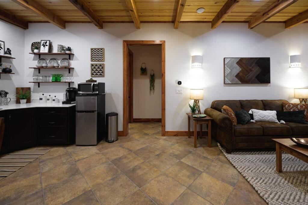 Little Dutch Cabin #3 - 12 Min To Magnolia-Baylor Bellmead Exterior foto